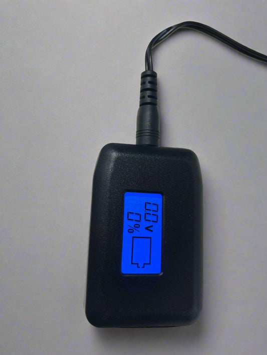 7.4 - 11.1v מטען חכם עם מאזן תצוגה דיגיטלי עבור סוללות - AirsoftAmerica